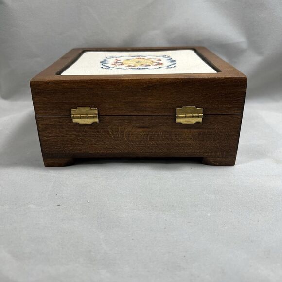 Vintage Cross Stitch Wooden Keepsake Trinket Storage Box - Picture 7 of 11